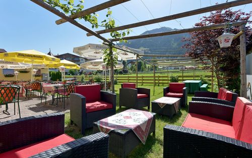 Hotel Alpenhof - Guest garden